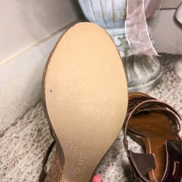 3/$18 American Eagle Brown Boho Faux Leather Espadrille Cork Platform Sandals - Picture 9 of 11